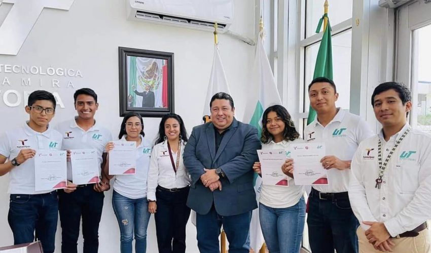 5 estudiantes de alto desempeño académico