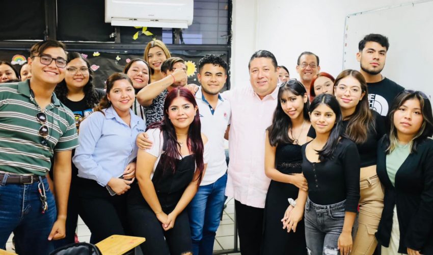 Recorrido por salones de clase del Turno Vespertino