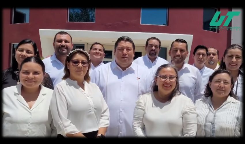 Nuestras maestras y maestros de inglés están certificados internacionalmente mediante el examen iTEP