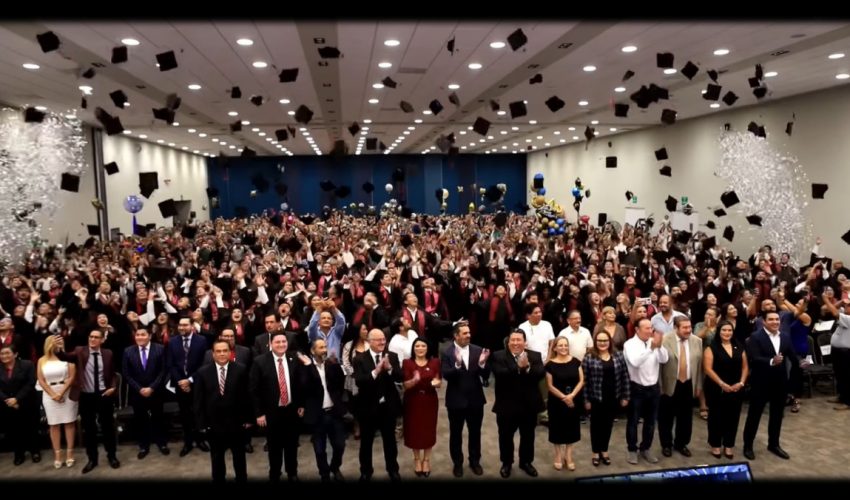 Momentos de la XXVI Ceremonia de Graduación de las Ingenierías en Química, Mantenimiento Industrial y Mecatrónica con nuestro padrino de Generación: Lic. Américo Villarreal Santiago.