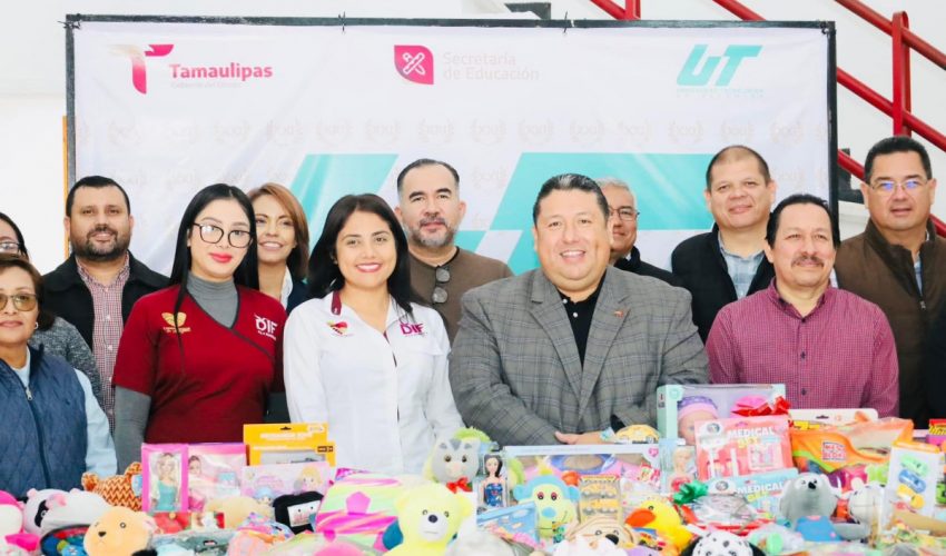 El Mtro. Juan Dionisio Cruz Guerrero entregó al DIF Altamira juguetes nuevos que fueron donados por nuestra comunidad universitaria para llevar alegría y esperanza a la niñez altamirense.