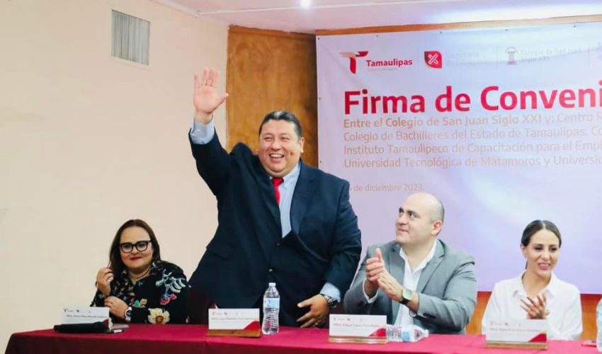 El Mtro. Juan Dionisio Cruz Guerrero realizó la firma de un convenio de colaboración con el Colegio de San Juan Siglo XXI Escuela Superior de Musica