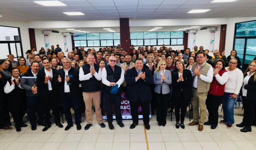 El Mtro. Juan Dionisio Cruz Guerrero realizó una reunión con todo nuestro personal administrativo, docente y directivo, en la cual agradeció su apoyo y dedicación, invitándoles a seguir brindando su mejor esfuerzo en 2024 para continuar con la transformación de nuestra querida Universidad Tecnológica de Altamira