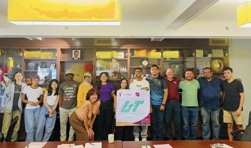 cuatro estudiantes y dos profesores iniciaron una estancia en Tallahassee, Estados Unidos para comenzar respectivamente los programas de formación “Intensive Advance English Course” y “Teaching English as a Foreign Language (TEFL)” en el Center for Intensive English Studies CIES FSU de la Florida State University