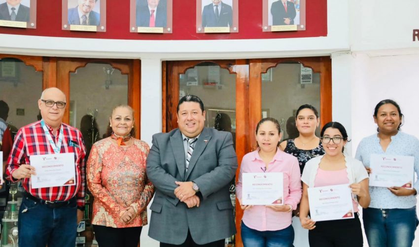 El Mtro. Juan Dionisio Cruz Guerrero entregó reconocimientos a docentes que participaron en el programa “Detectives del Conocimiento, Ciencia y Cultura” STEAM Tamaulipas