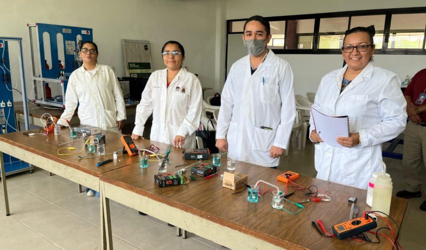 Docentes de la carrera de Ingeniería Química participan en el «Curso-taller de Capacitación Técnica en uso del potenciostato, Seguridad Industrial y uso del Sistema de Intercambiadores de Calor»