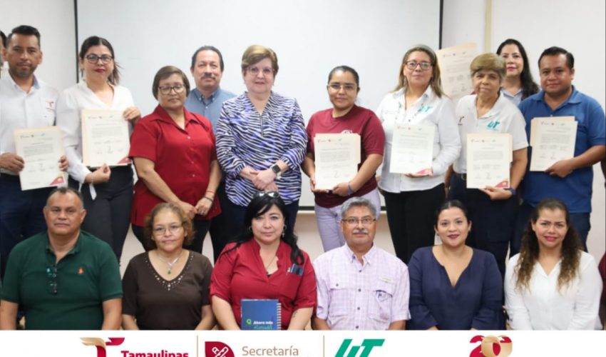 Profesores de las carreras de Química y Nanotecnología recibieron de parte de nuestra rectora la Dra. Mara Acosta González, sus nombramientos como presidentes y secretarios de academias