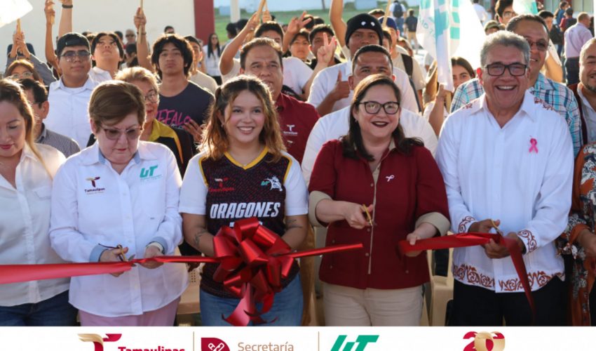 Inauguración de la cubierta metálica construida en nuestra universidad con recursos del programa de obra pública municipal.