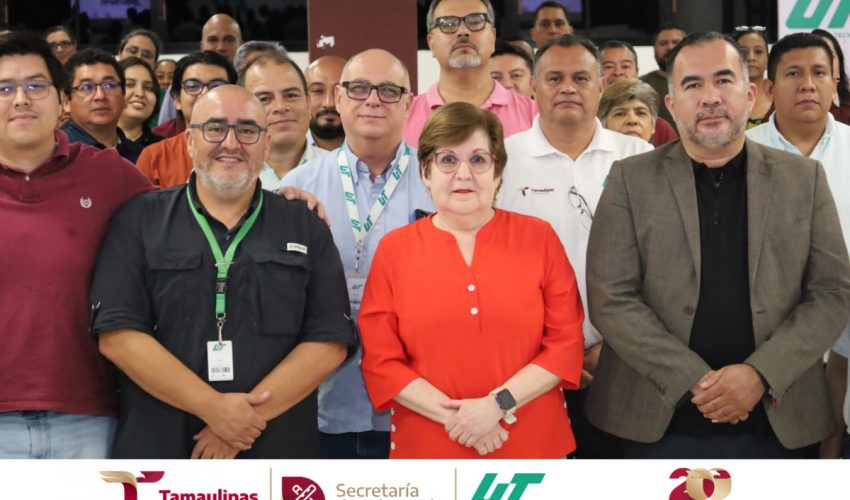 Presentamos a docentes y personal administrativo del turno vespertino el Código de Ética, que será el marco normativo bajo el cual se guiará nuestra función pública al servicio de nuestros estudiantes