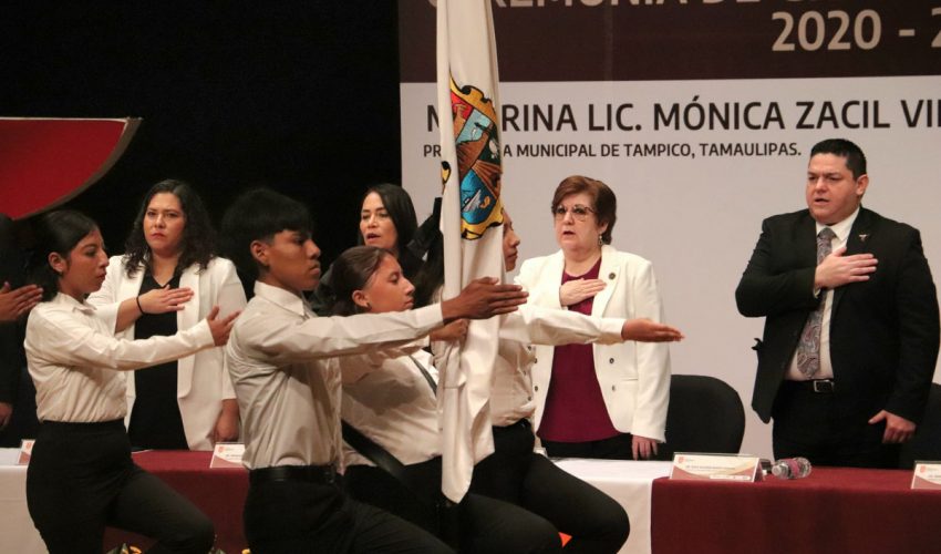 Con la honrosa representación del Gobernador de Tamaulipas el Dr. Américo Villarreal y de la Secretaria de Educación del estado Mtra. Lucía Aimé Castillo Pastor, nuestra rectora la Dra. Mara Acosta González asistió a la Ceremonia de Graduación y Entrega de Títulos de egresados de la Universidad Politécnica de Altamira