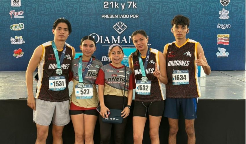 El equipo de Atletismo de la UT Altamira dejó huella en el 13º Medio Maratón Powerade, demostrando su esfuerzo y dedicación en las distancias de 7K y 21K. ¡Orgullosos de su desempeño #SomosDragones !