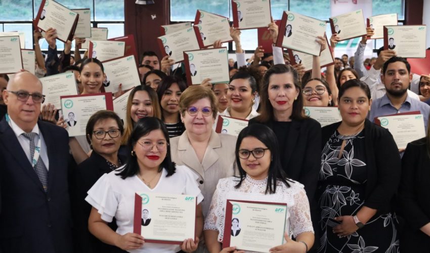 Con gran orgullo, celebramos la Primera Entrega de Títulos de nuestras carreras:  TSU en Desarrollo de Negocios Área Mercadotecnia  TSU en Logística Área Cadena de Suministros  TSU en Mantenimiento Área Industrial  TSU en Mantenimiento Área Soldadura