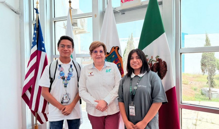 Los estudiantes Luis Jerónimo Loera Moreno y Yamilet Saday Hernández Atanasio, del programa de Mecatrónica, visitaron la Rectoría para compartir con la Dra. Mara Grassiel Acosta González su experiencia en Talent Land 2025