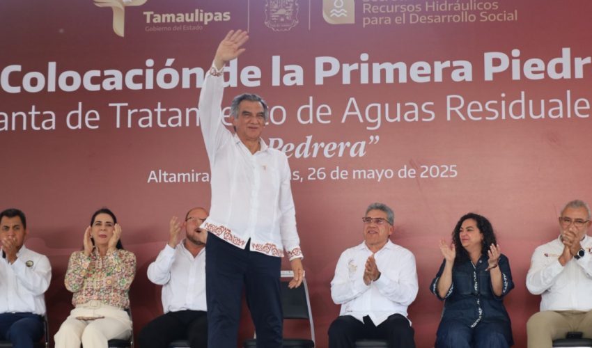 La Universidad Tecnológica de Altamira, representada por su Rectora, Dra. Mara Grassiel Acosta González, participó en el acto de colocación de la primera piedra de la Planta de Tratamiento de Aguas Residuales “La Pedrera”, un proyecto clave para fortalecer el bienestar ambiental de Altamira y su zona conurbada