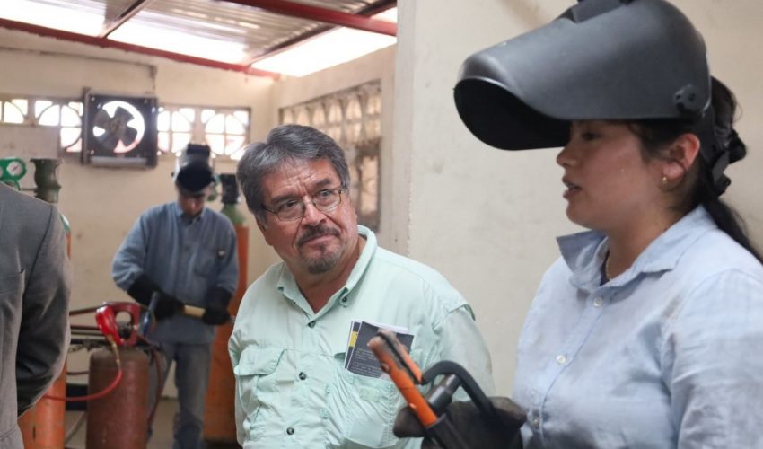 Visitan integrantes de la CMIC el Taller de Mantenimiento Industrial y de Soldadura UTALT