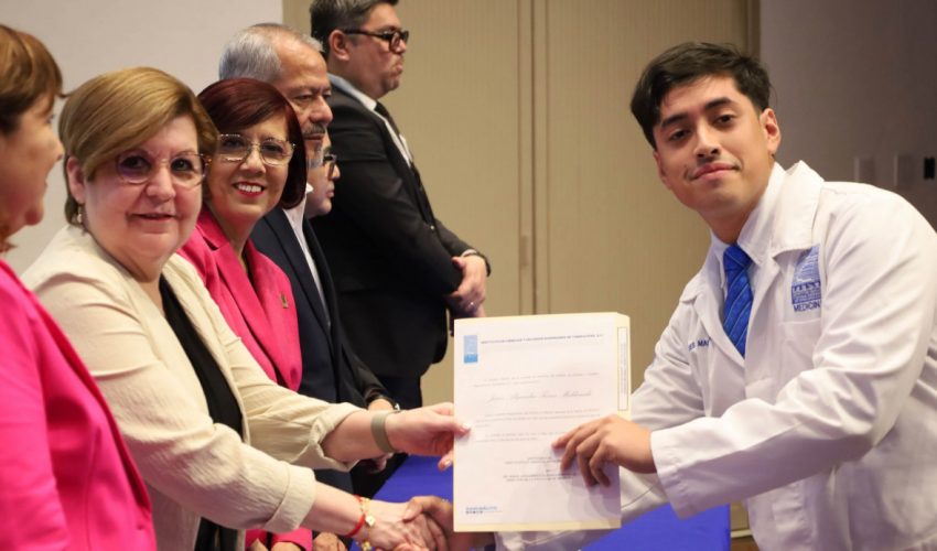 La UTALT presente en la Ceremonia de Graduación de la Generación 2020-2026 de la Carrera de Médico Cirujano del ICEST campus Tampico