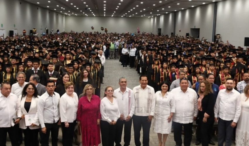 La UTALT presente en la ceremonia de graduación del CETis 78