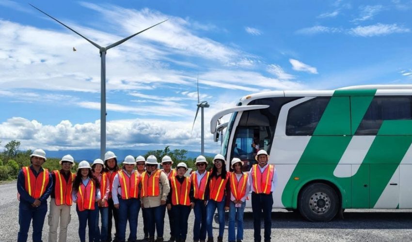 UTALT visita el Parque Eólico Tres Mesas como parte de la formación en Energías Renovables