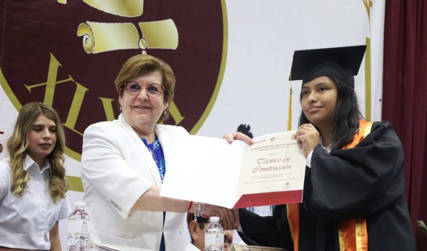 La UTALT presente en la graduación del CBTis 105 Altamira