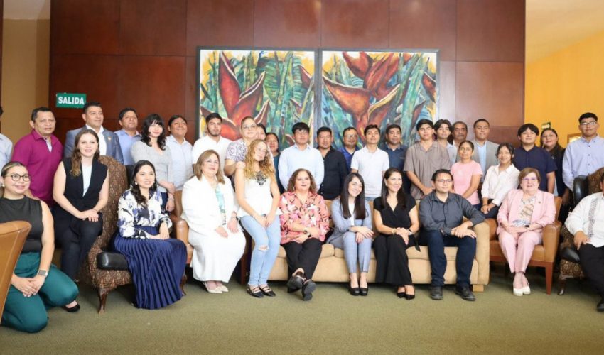 Estudiantes UTALT beneficiados con la “Beca Chavos que Inspiran”