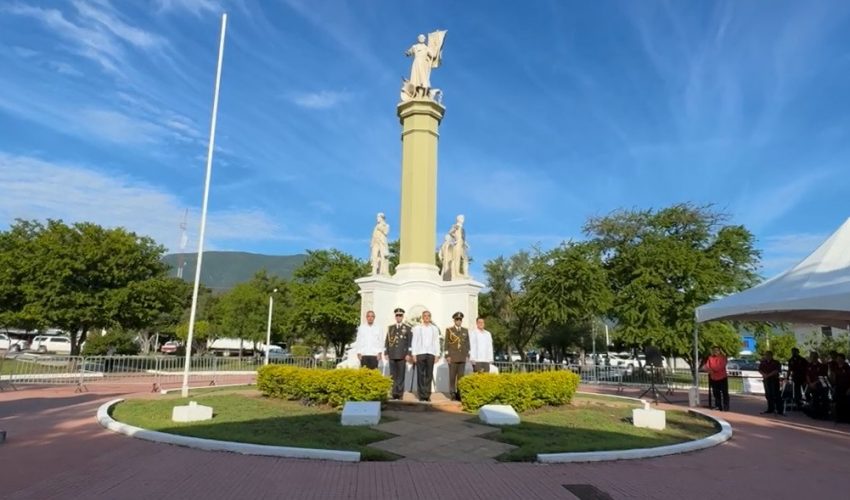Ceremonia conmemorativa del 215 Aniversario del Inicio de la Independencia de México y Guardia de Honor