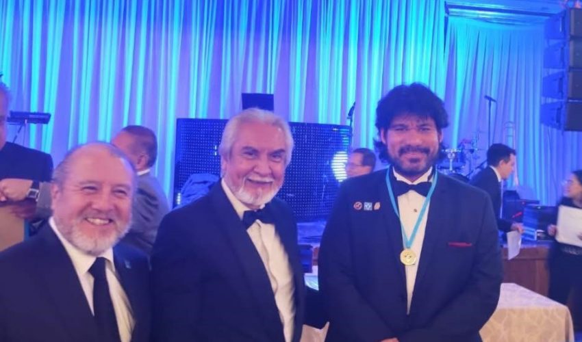 La Universidad Tecnológica de Altamira extiende una felicitación al Dr. Genaro González Hernández por haber recibido el Reconocimiento Nacional a la Excelencia Gremial 2025