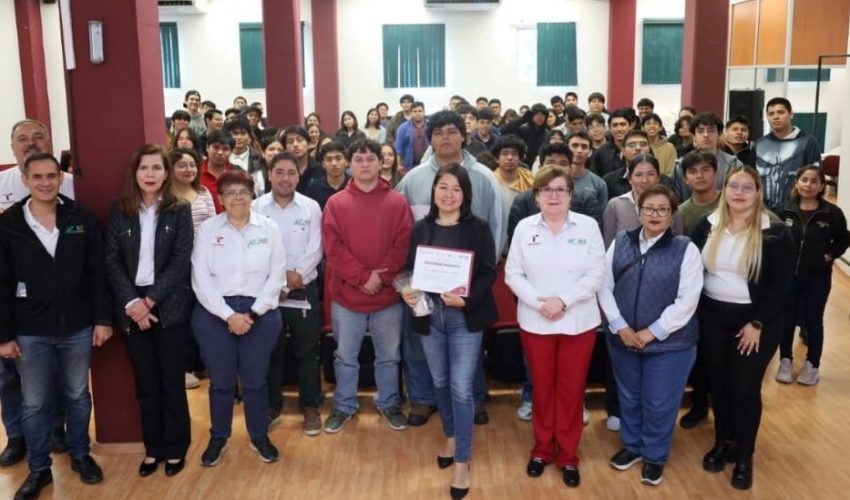 Con el objetivo de fortalecer la salud mental y el desarrollo integral de la comunidad estudiantil, la UALT llevó a cabo la conferencia “Entrenamiento Emocional”