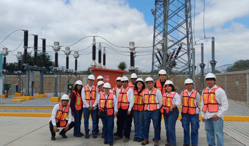 Estudiantes del programa educativo de Energías Renovables y Desarrollo Sostenible de la UTALT, realizaron una visita industrial al Parque Eólico Tres Mesas para fortalecer los conocimientos en la asignatura de Aerogeneradores